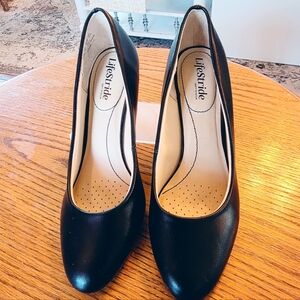 LifeStride Black Comfort Pumps Soft System Work Career Heels 9.5